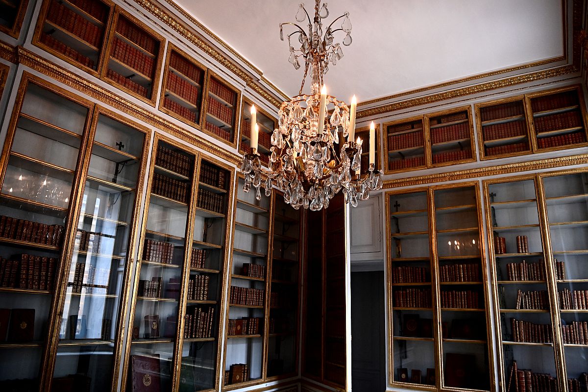 Könyvtár Mária Antónia királyné versailles-i magánlakosztályában.