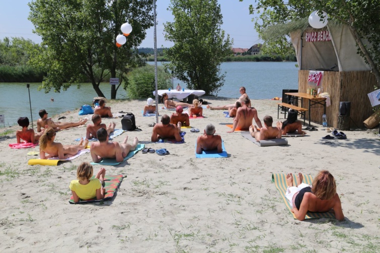 Jóga a délegyházi Naturista Oázis Kemping és Szabadidőközpont