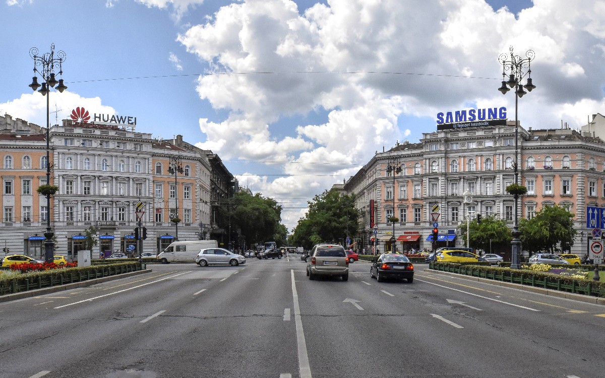 Az Oktogon kereszteződése Budapesten
