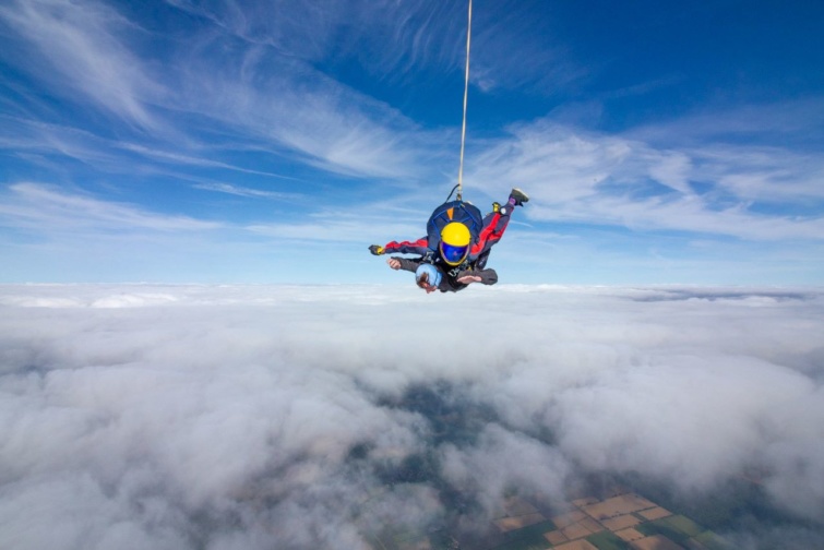 Tandemugrás tandempilótával.