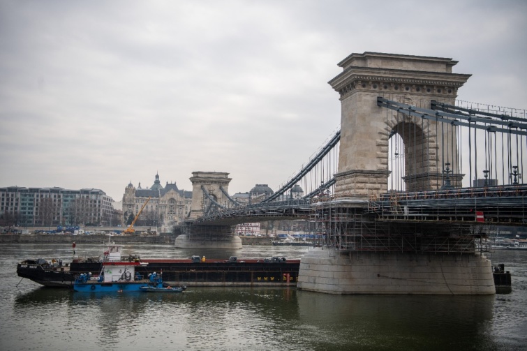 Budapest legjellegzetesebb hídja