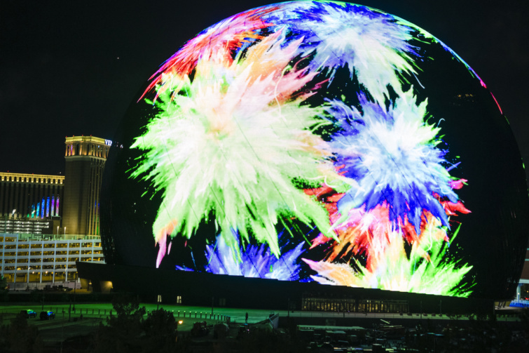 Hatalmas gömb alakú építmény Las Vegasban
