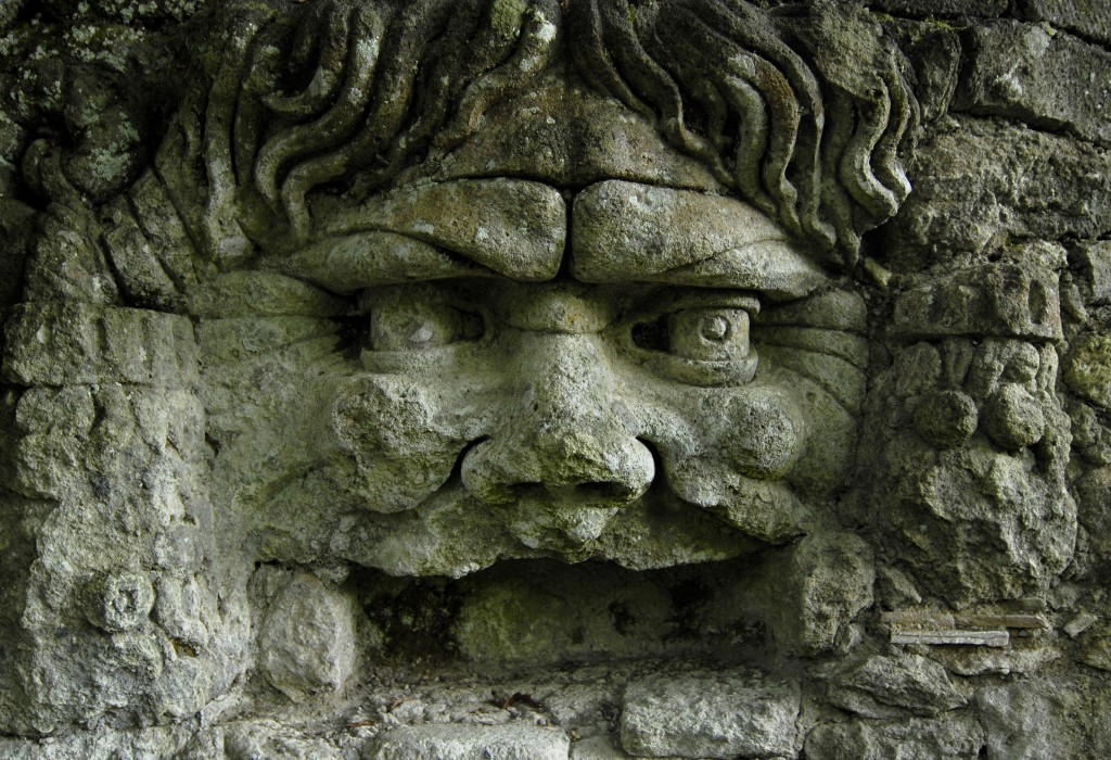 Mitologikus lényt ábrázoló szobor a Szörnyek Parkjában