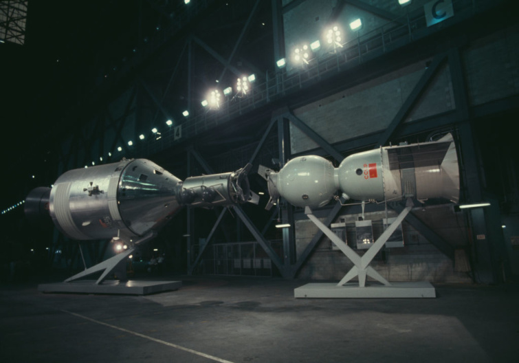 Az első nemzetközi űrállomás, az összekapcsolódott Szojuz-19 és az Apollo