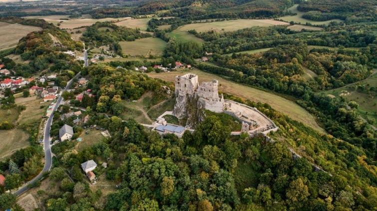 Légifelvétel a Cseszneki várról Magyarországon