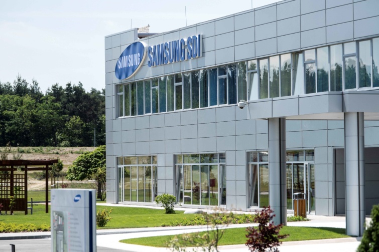 A Samsung SDI gödi elektromos jármű akkumulátor gyárának főépülete Gödön