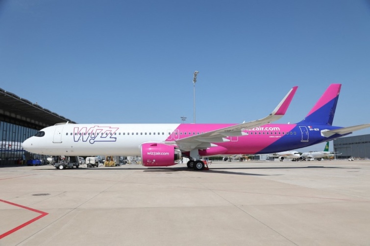 A Wizz Air Airbus A321neo gépeinek egyike