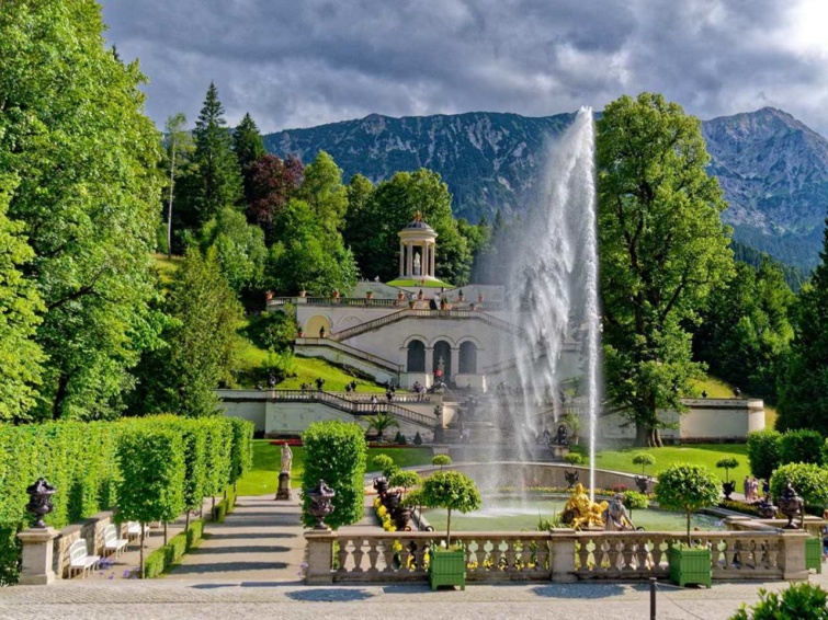 A Linderhof kastély