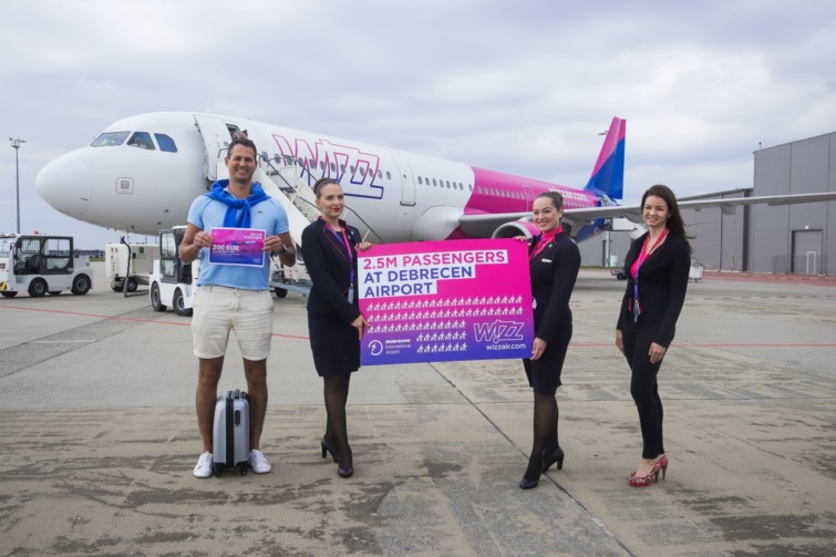 A Wizz Air 2,5 milliomodik utasa Debrecenben