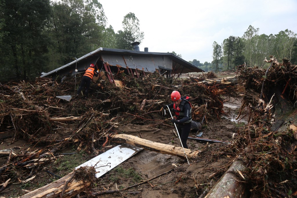 Megszámlálhatatlan épület omlott össze, az emberek elvesztették az otthonukat