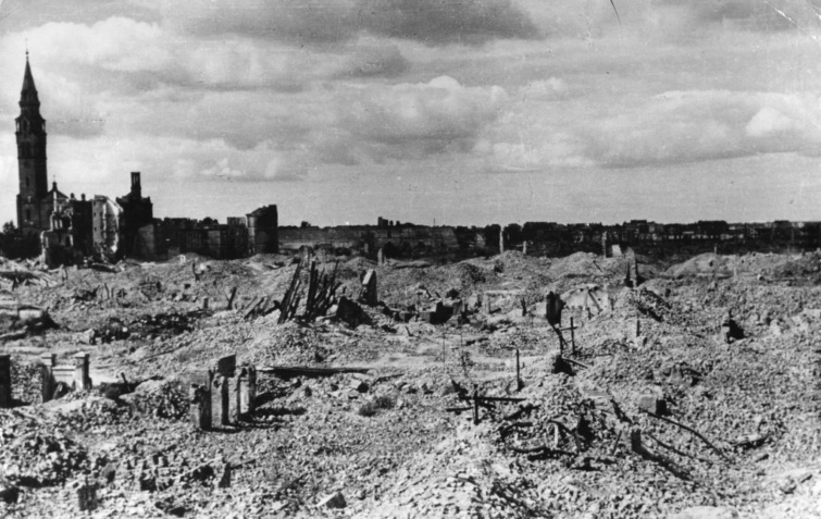A porig bombázott város a második világháború után