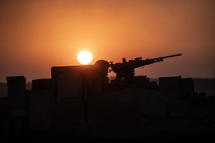 Izrael - Startlap Utazás Izraeli tank a gázai határ közelében.