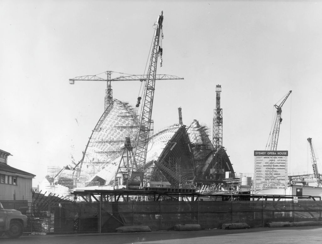 A Sydney-i Operaház négy évvel az építkezés megkezdése után