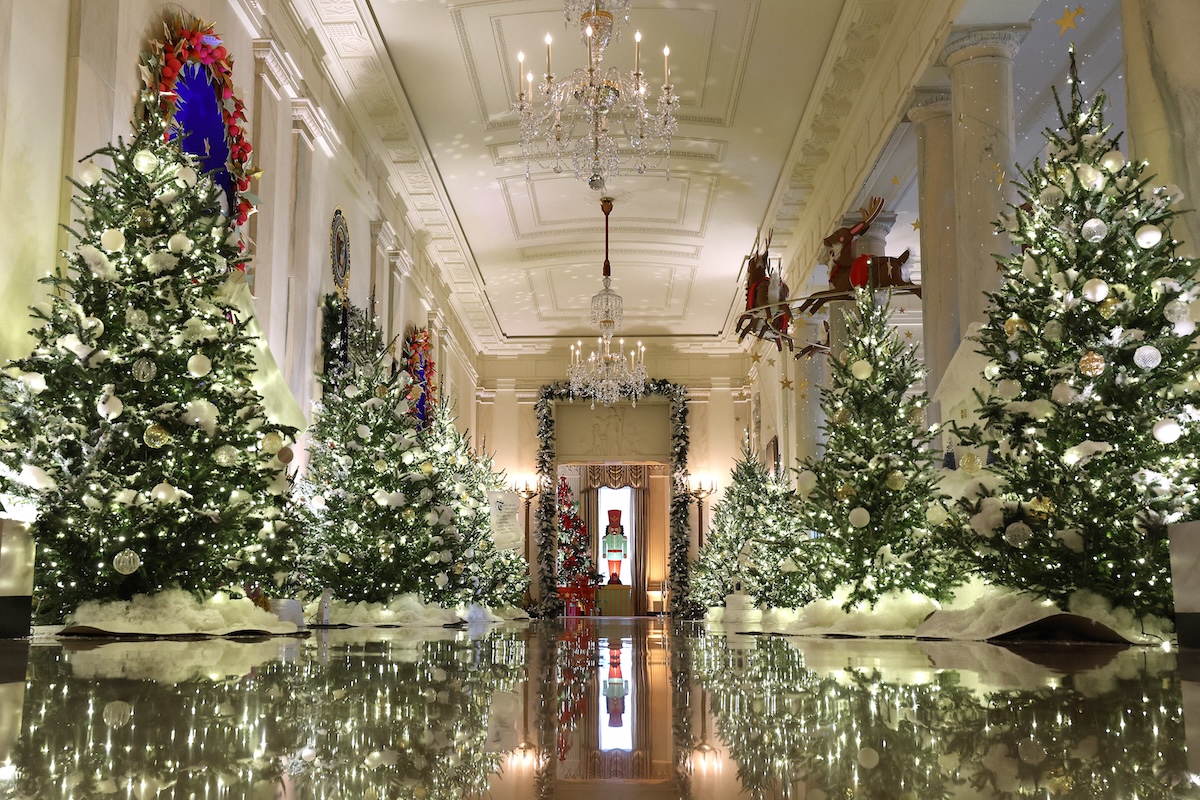 Karácsonyi díszben a Fehér Ház