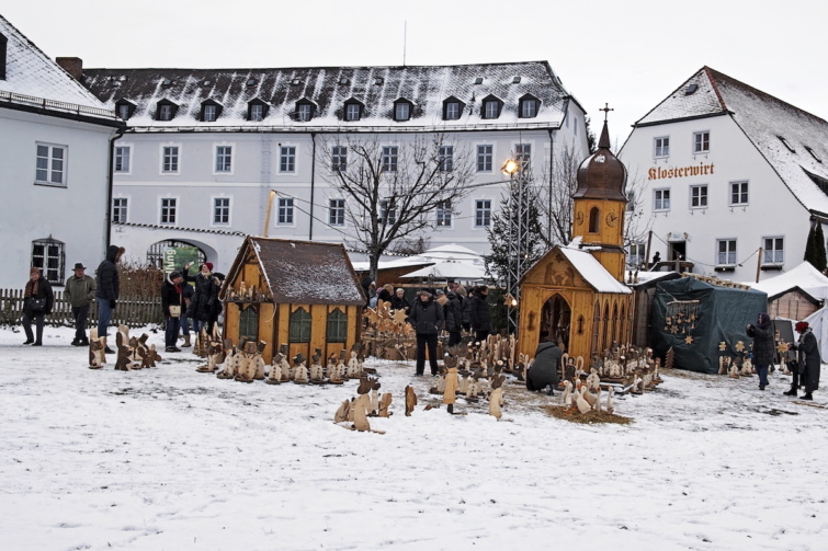 Karácsonyi vásár Fraueninsel szigetén