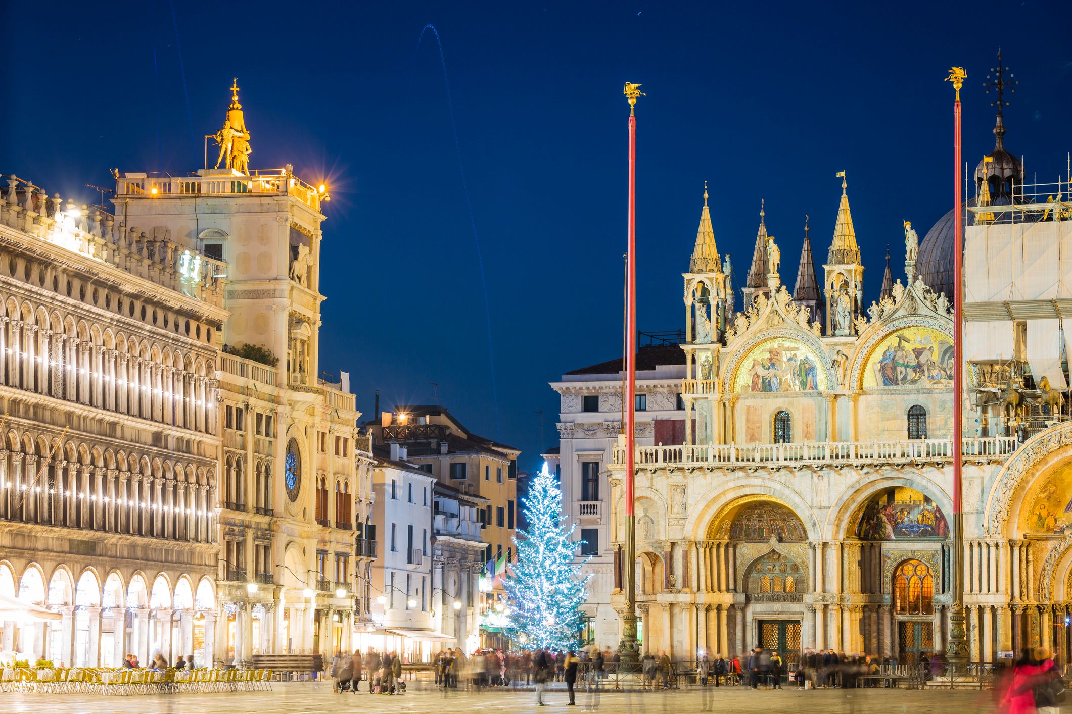 Karácsonyi fények a velencei Szent Márk téren
