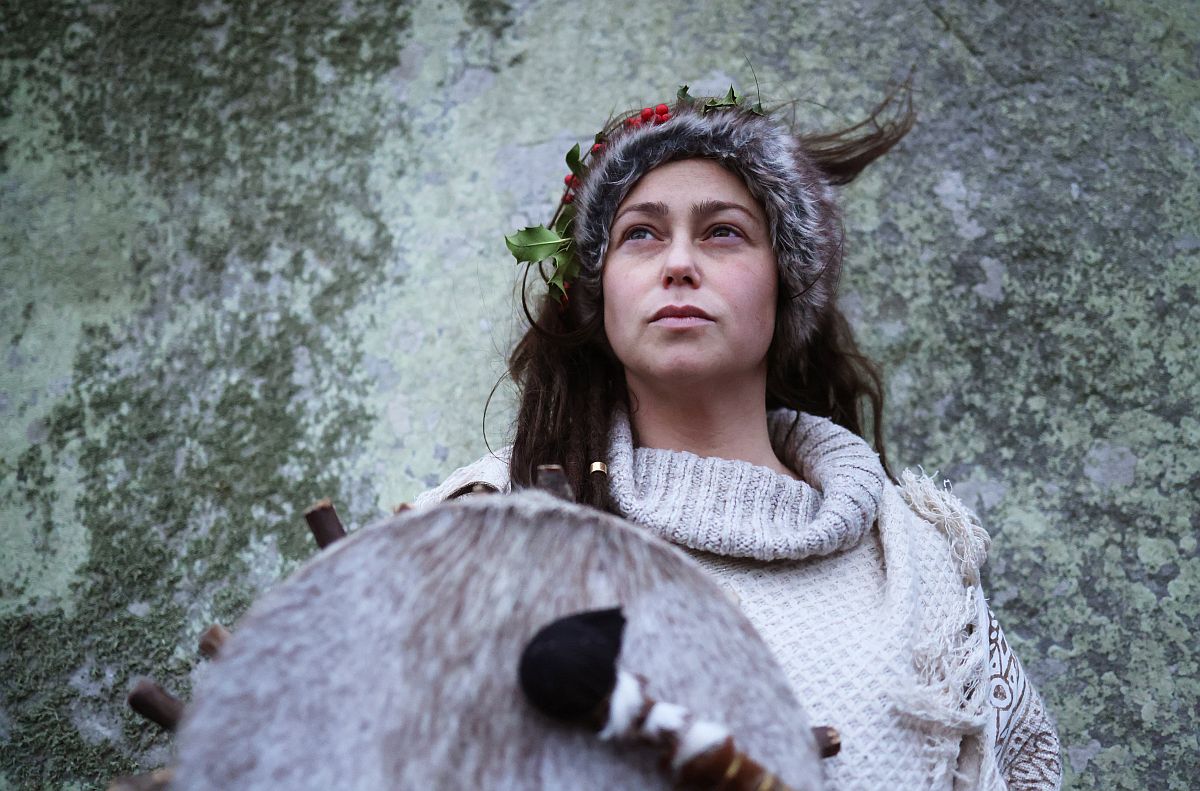 A téli napfordulót ünneplik az angliai Stonehenge-nél, Amesbury közelében 2023. december 22-én.