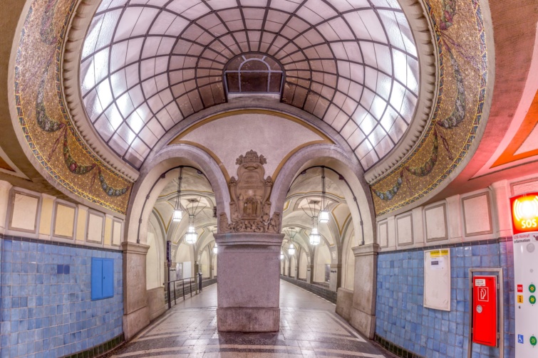 A berlini Heidelberger Platz állomása