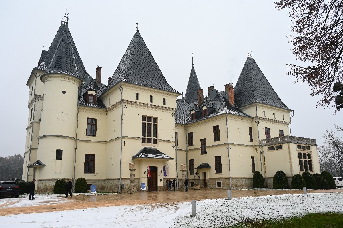 A felújított tiszadobi Andrássy-kastély