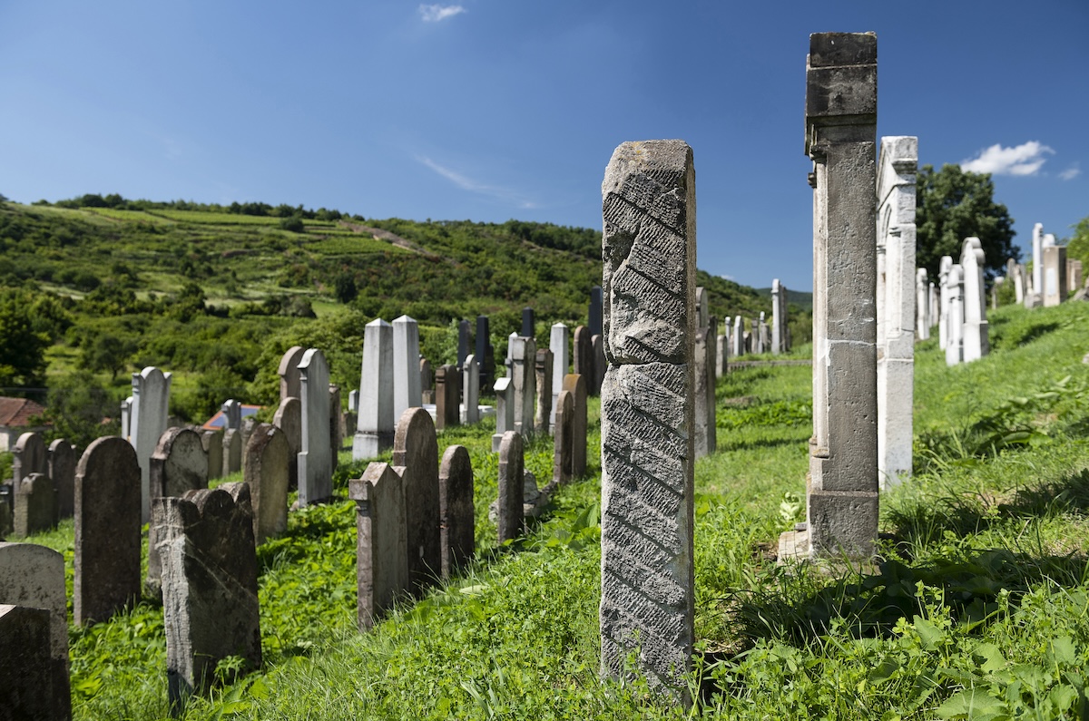 A mádi zsidó temető