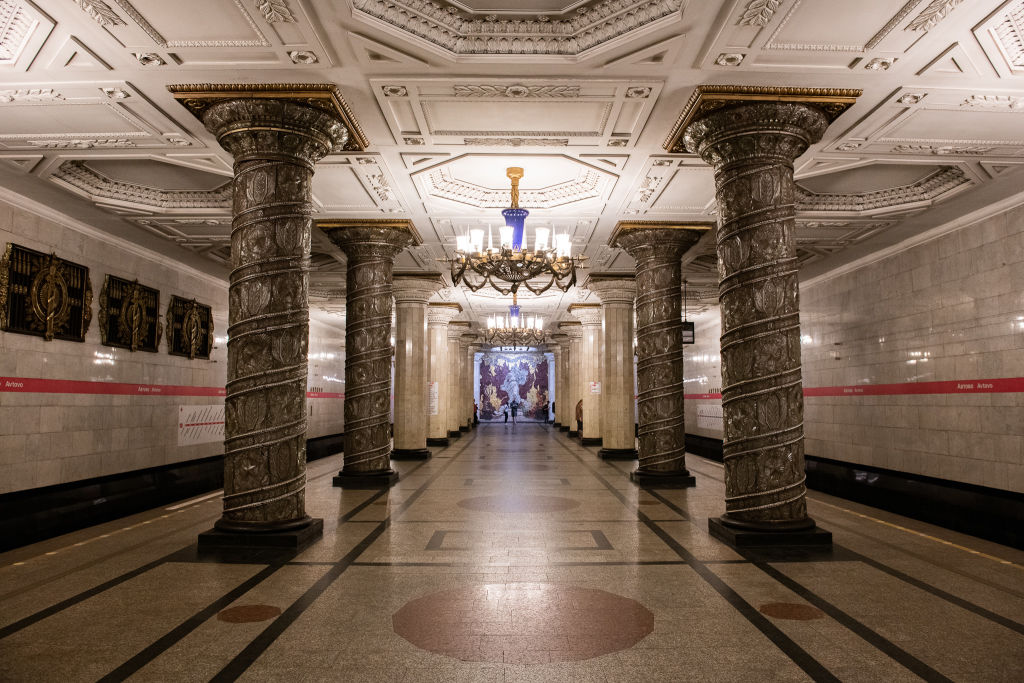 Az elképesztően látványos Avtovo megálló Szentpéterváron