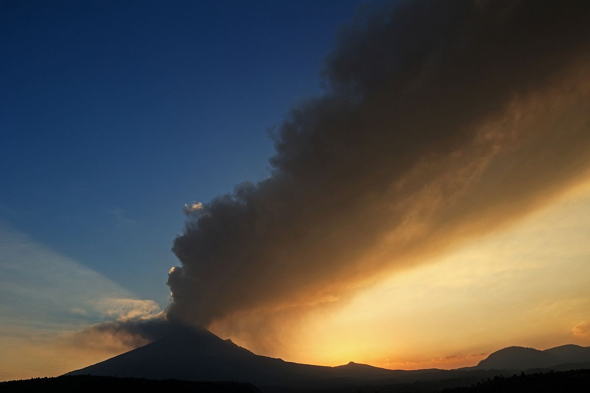 Hamut okád a mexikói Popocatépetl vulkán.