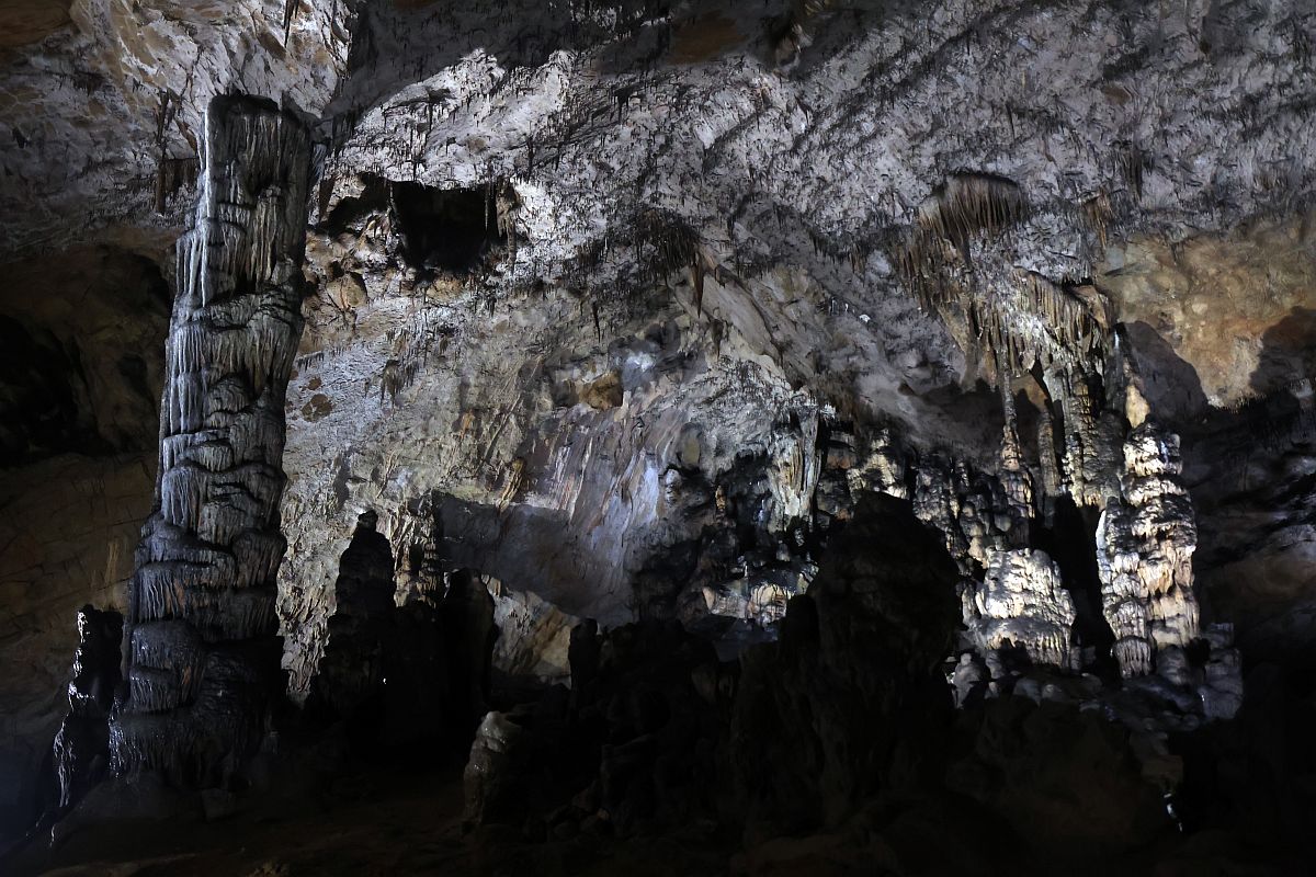 Cseppkőformák az Aggteleki Nemzeti Park Baradla-barlangjában 2024. március 1-jén.