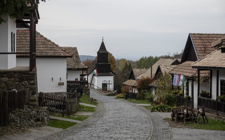 A hollókői ófalu a turisztikai fejlesztés projektzáró rendezvényének napján, 2023. november 13-án.