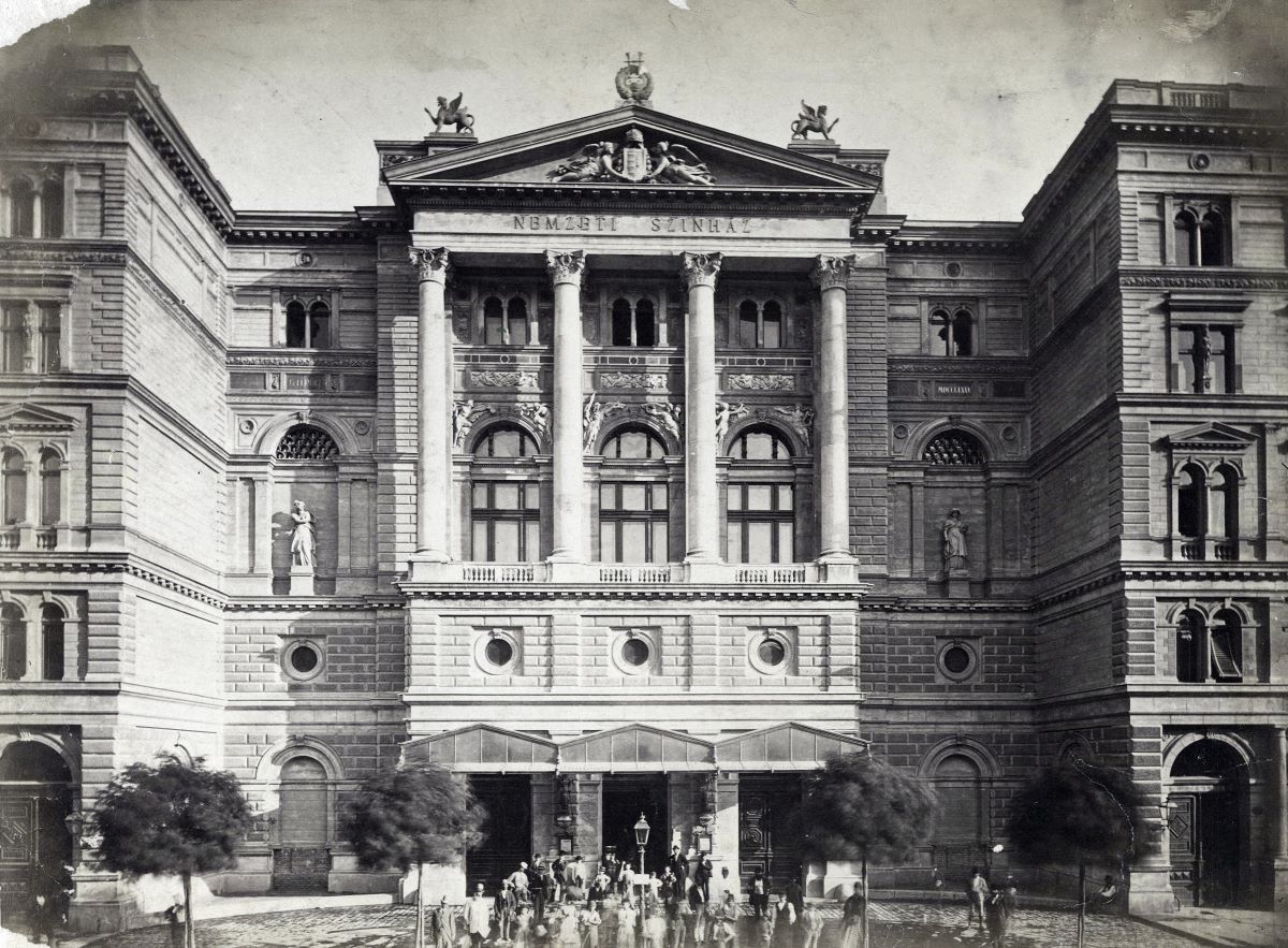 Rákóczi (Kerepesi) út 3., Nemzeti Színház. A felvétel 1880-1890 között készült.