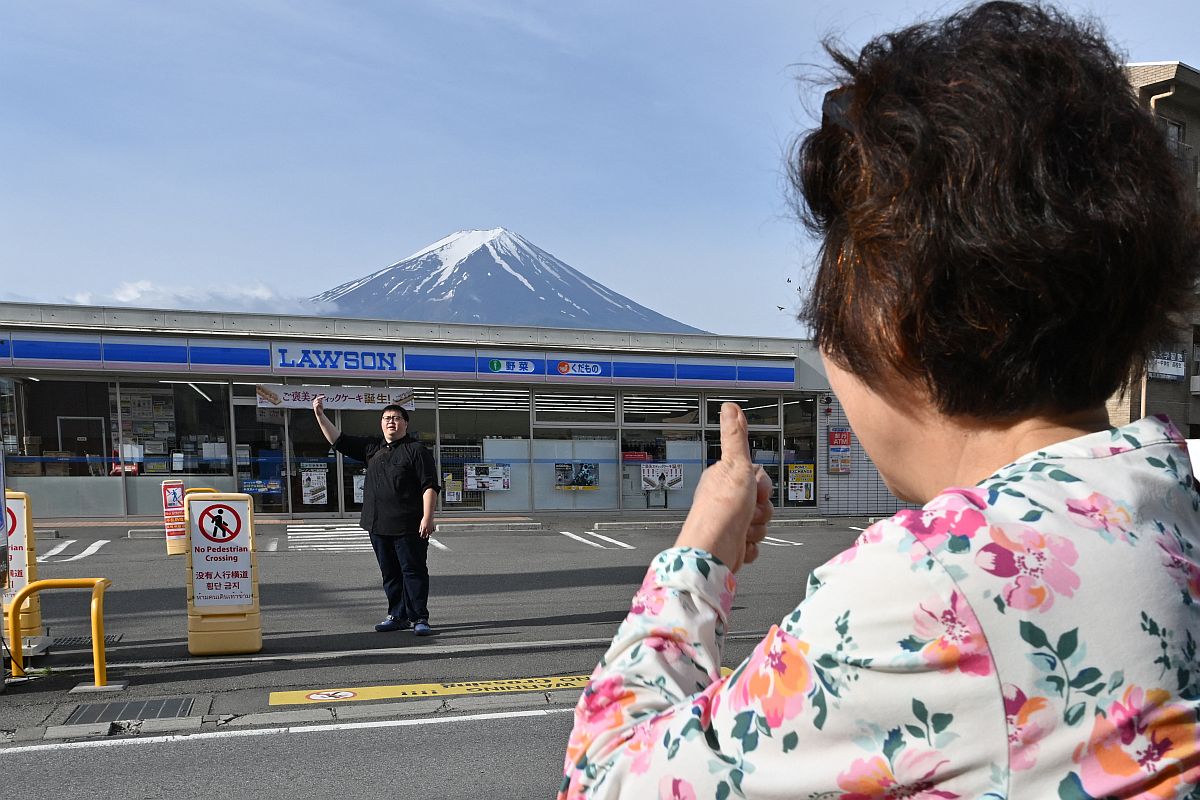 The Fuji area was covered – in the pictures, the very depressing fence blocking the view