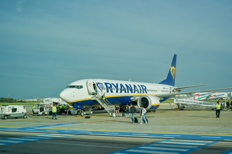 A Ryanair légitársaság gépe a brindisi-salentói reptéren.