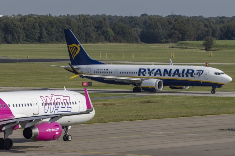 WizzAir Airbus A321 Departing From Eindhoven Airport - Startlap Utazás