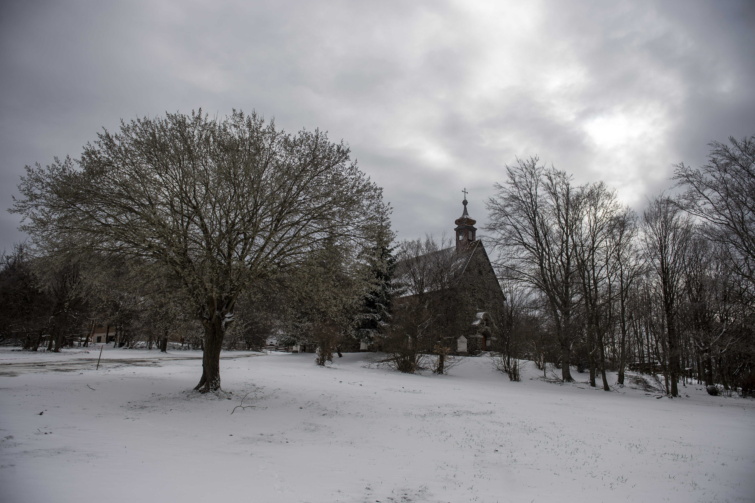 Havas Mátra templommal