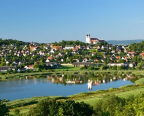 képcím