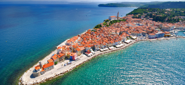 Szlovénia tengerparti városa a magasból