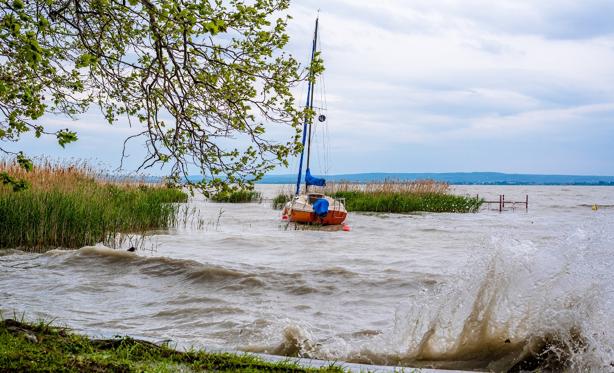 Vihar a Balatonon