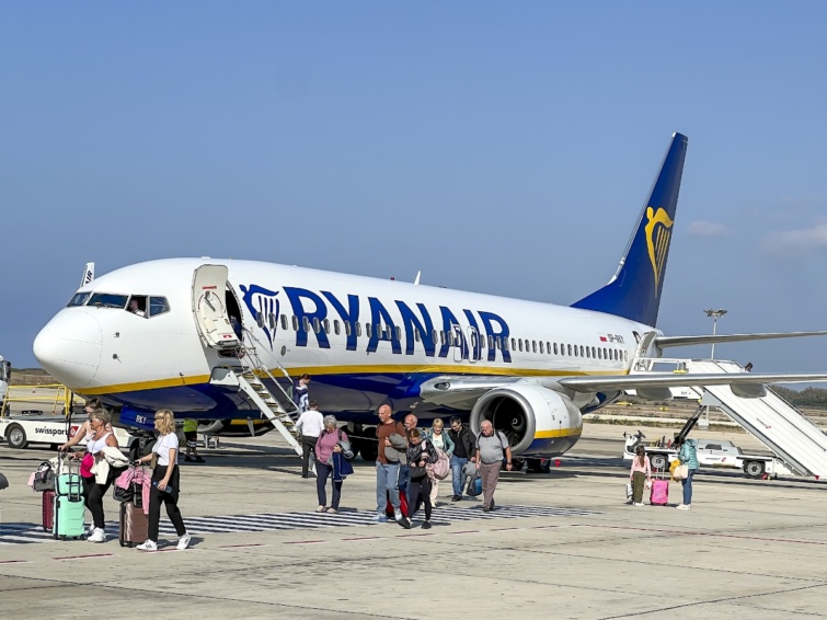 Egy Ryanair gép a leszállás után