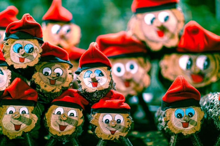 Vidám karácsonyi fatuskók