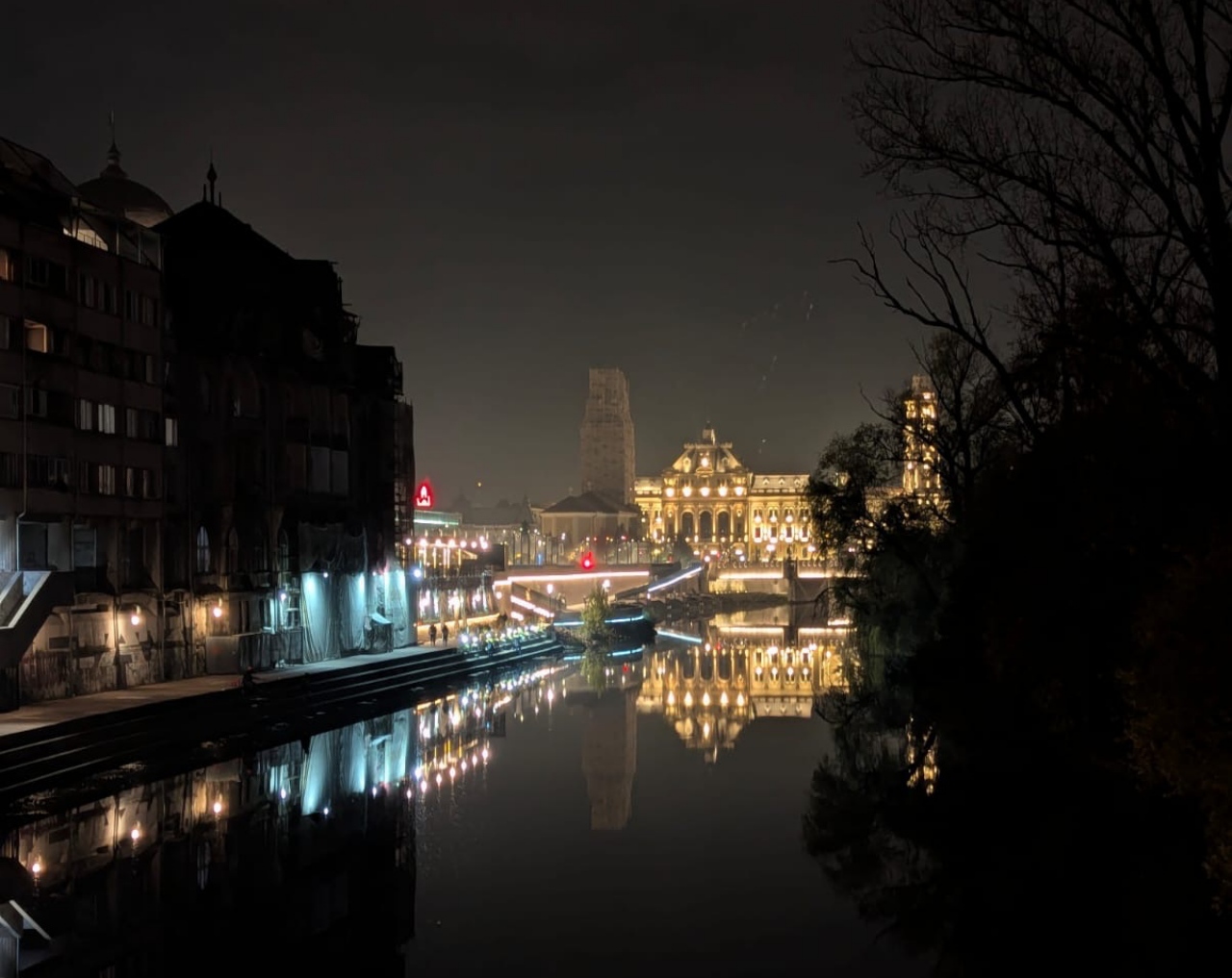 Nagyvárad, Sebes-Körös part esti fényekben