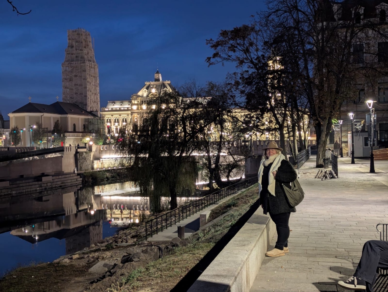 Nagyvárad, Sebes-Körös part esti fényekben