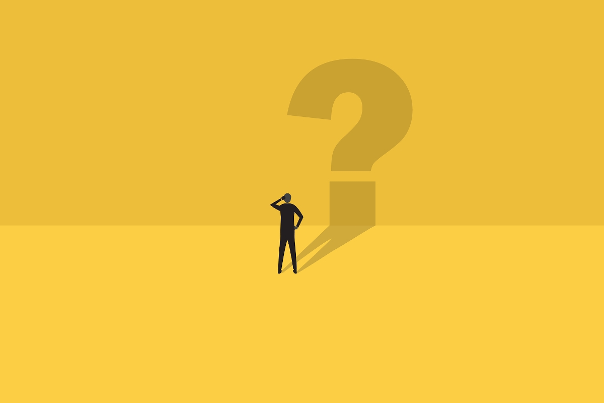 Businessman standing front of question mark concept of business future uncertainty challenge opportunity and hope - Startlap Utazás