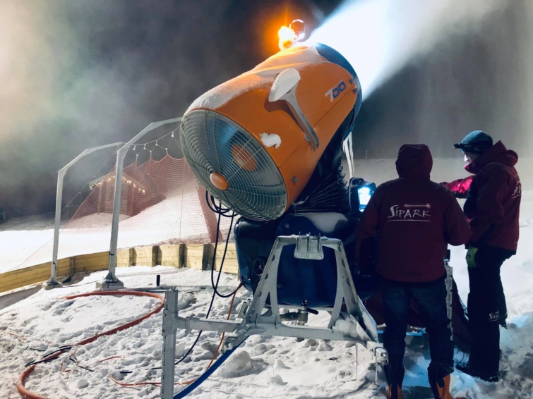 Megnyitott a mátraszentistváni sípark: több pályával és esti síeléssel várnak - Startlap Utazás Hóágyú működés közben a mátraszentistváni Síparkban