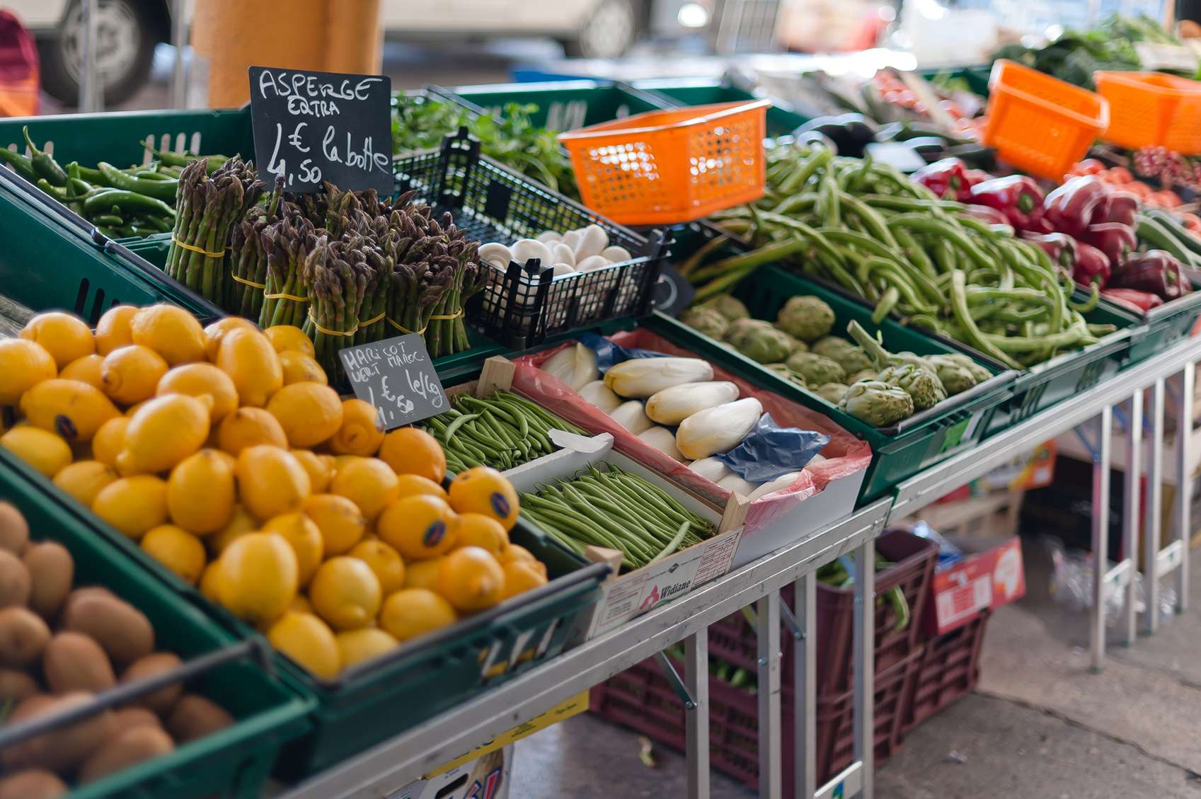 Helyi piac zöldségekkel