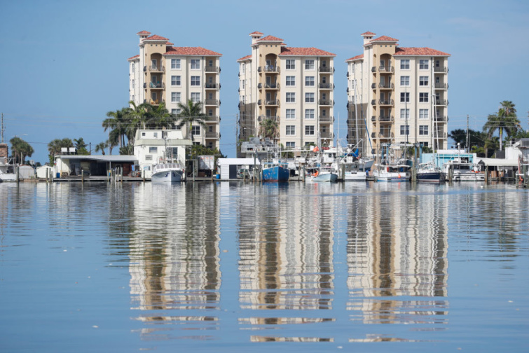 Madeira házak és víz