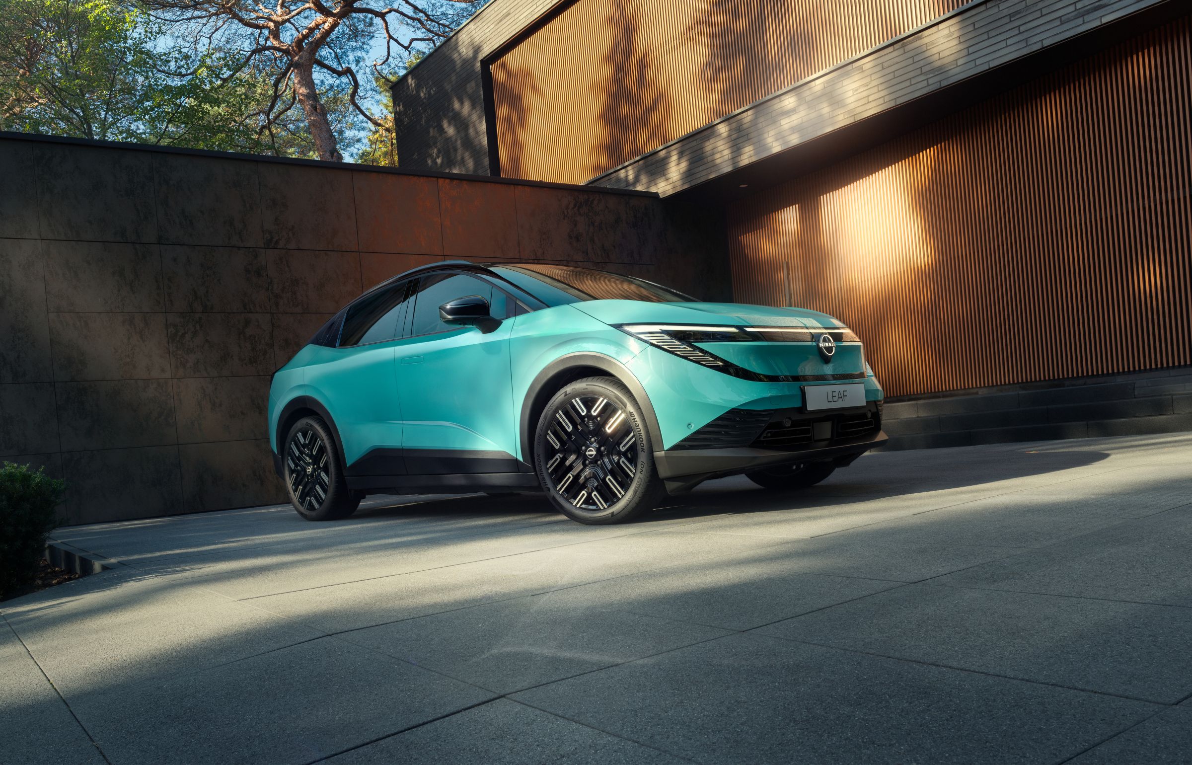 NISSAN_LEAF_KV_FRONT_RHD_NO_ROBOT - Startlap Utazás