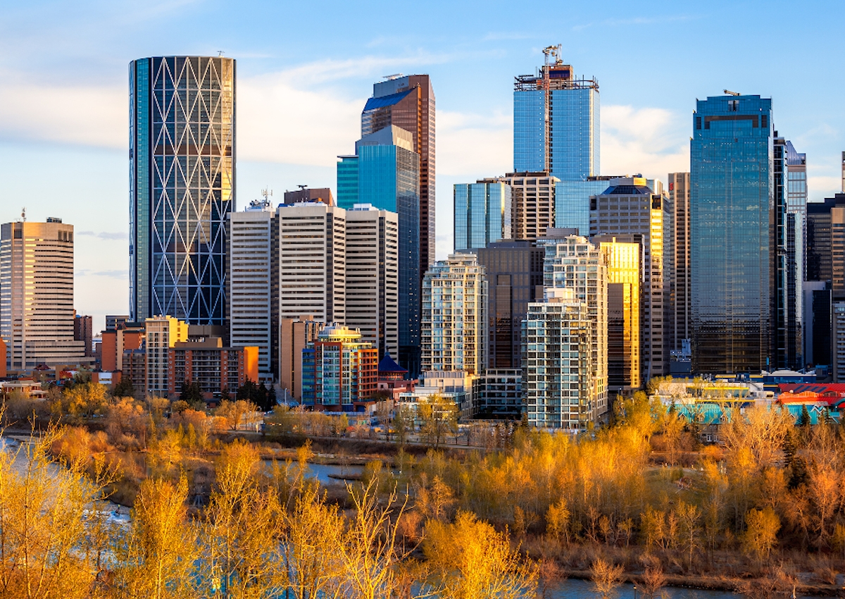 Egy felhőkarcolókkal teli városrész