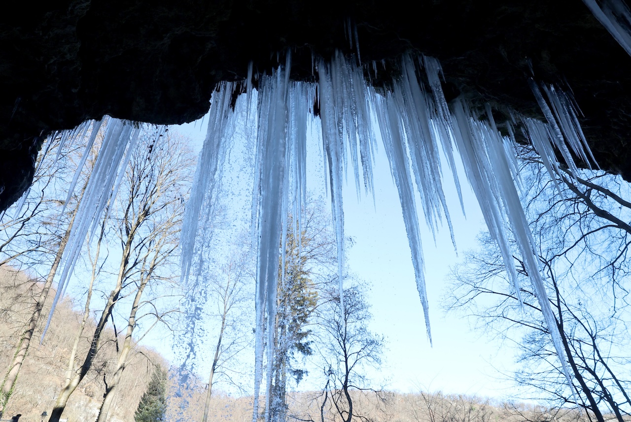 A befagyott lilafüredi vízesés