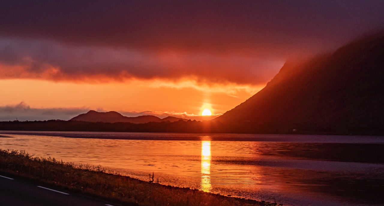 Henningsværm, éjféli nap