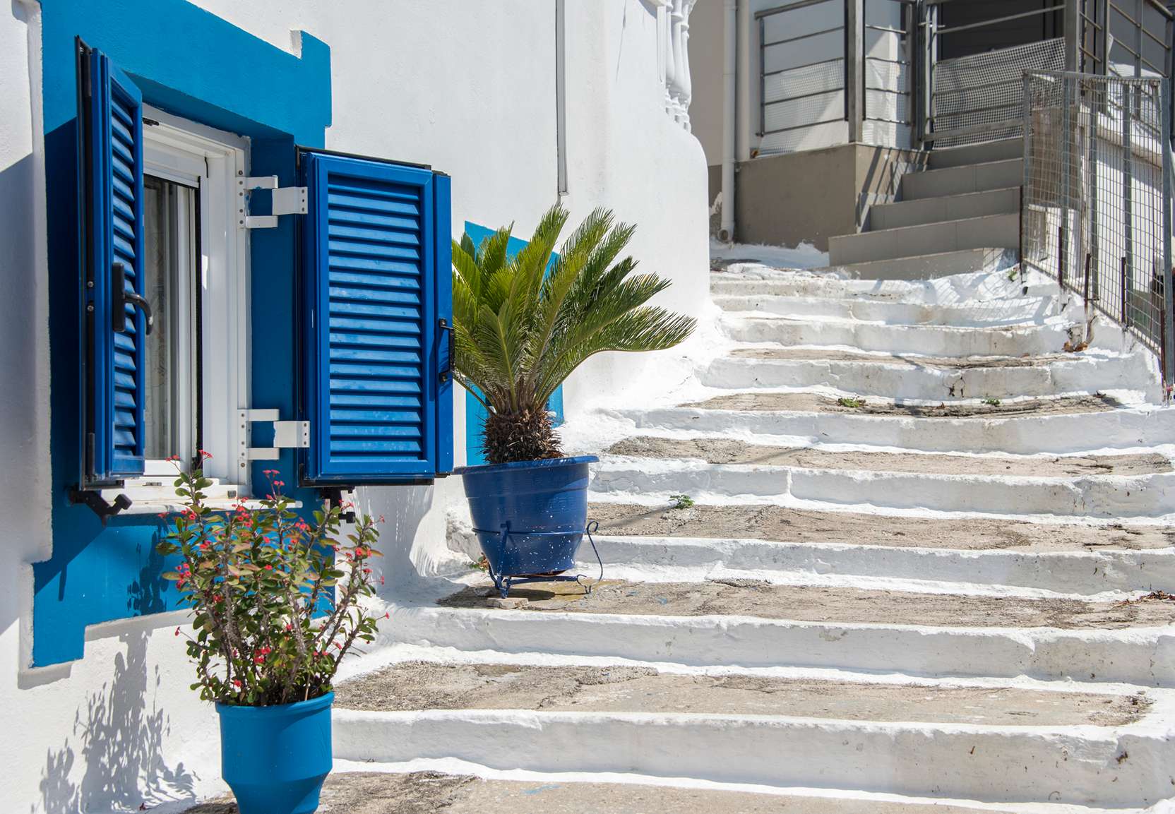 Kék fehér görög épület