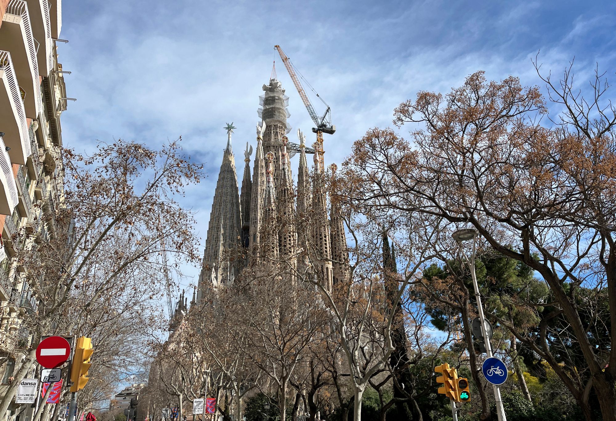 Elérte végső magasságát a barcelonai Sagrada Família.